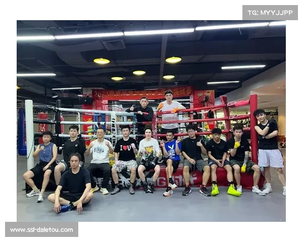 企业拳击联赛兴起，职场人士通过拳击释放压力与健身